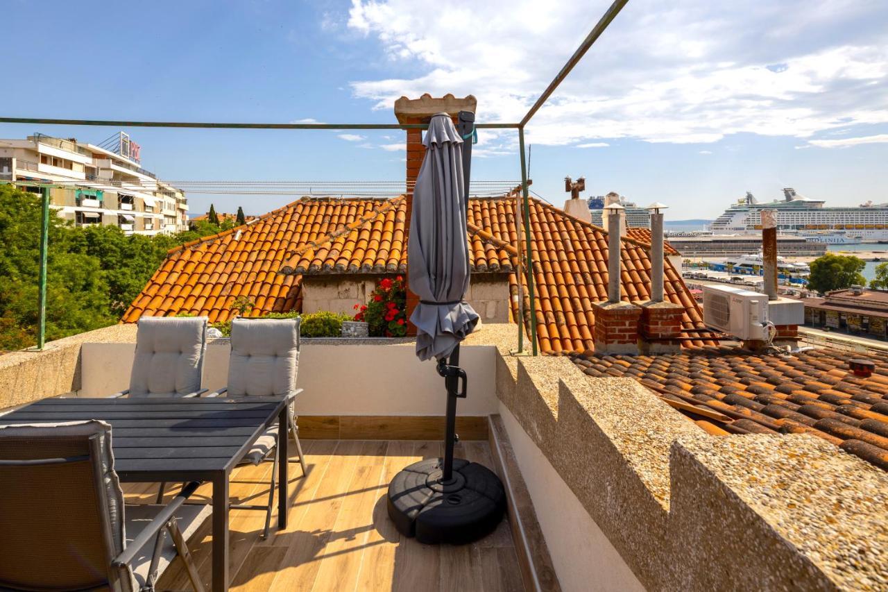 Luxury Apartment Olavia Rooftop Terrace & Seaview Сплит Екстериор снимка