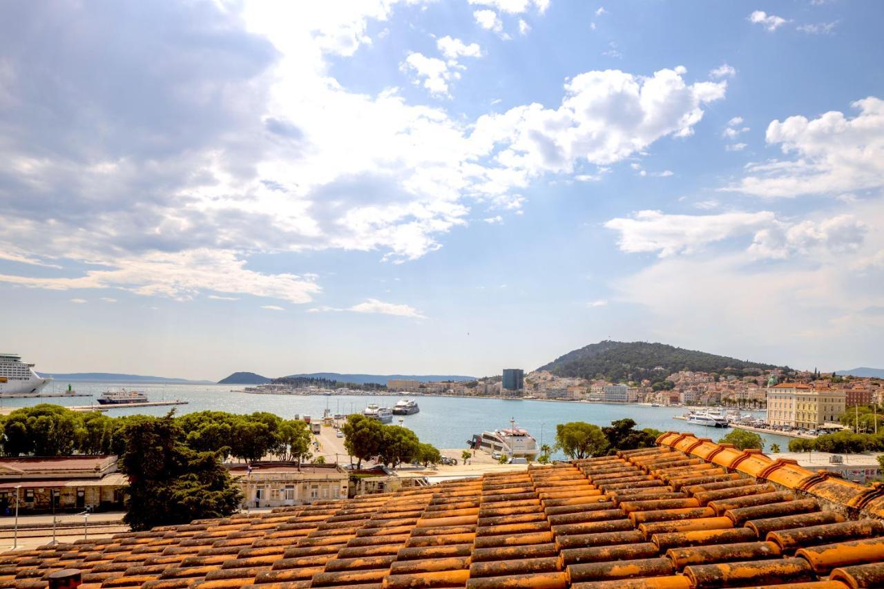 Luxury Apartment Olavia Rooftop Terrace & Seaview Сплит Екстериор снимка