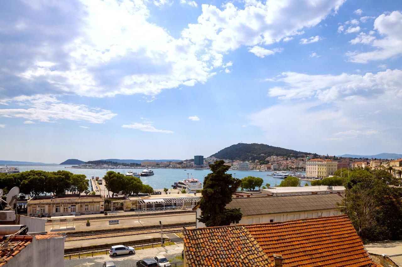 Luxury Apartment Olavia Rooftop Terrace & Seaview Сплит Екстериор снимка